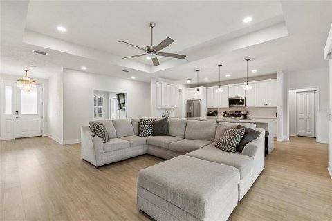 Villa ou maison à vendre à Newberry, Floride: 4 chambres, 210.33 m2 № 2098391 - photo 5