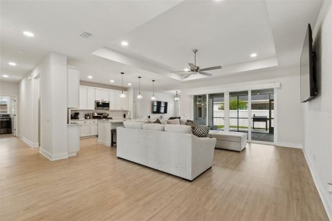 Villa ou maison à vendre à Newberry, Floride: 4 chambres, 210.33 m2 № 2098391 - photo 6