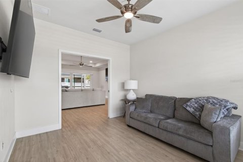 Villa ou maison à vendre à Newberry, Floride: 4 chambres, 210.33 m2 № 2098391 - photo 14