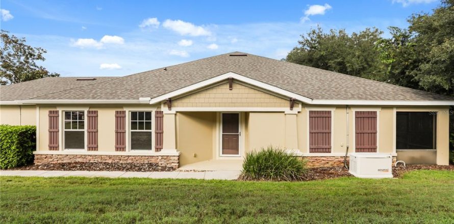 Casa en Mount Dora, Florida 3 dormitorios, 159.33 m2 № 2384447