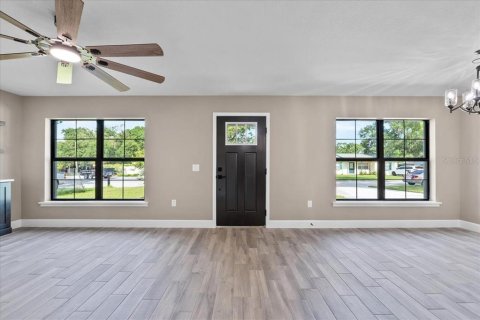 House in Auburndale, Florida 3 bedrooms, 126.72 sq.m. № 1827174 - photo 3