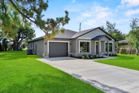 House in Auburndale, Florida 3 bedrooms, 126.72 sq.m. № 1827174 - photo 2