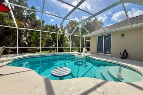 Villa ou maison à louer à North Port, Floride: 3 chambres, 180.97 m2 № 2117255 - photo 4