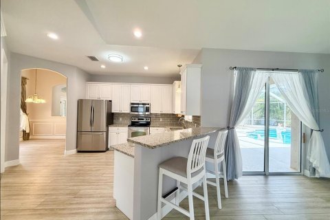 Villa ou maison à louer à North Port, Floride: 3 chambres, 180.97 m2 № 2117255 - photo 10