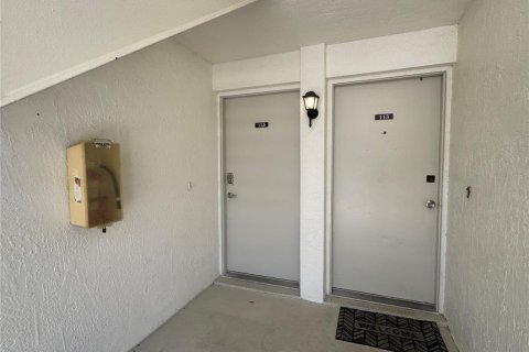 Condo in Oldsmar, Florida, 2 bedrooms  № 2105596 - photo 2