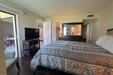 Condo in Oldsmar, Florida, 2 bedrooms  № 2105596 - photo 8