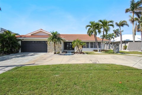 Villa ou maison à Punta Gorda, Floride 3 chambres, 193.7 m2 № 2298939
