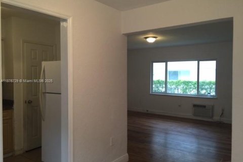 Villa ou maison à louer à Miami, Floride: 2 chambres, 306.48 m2 № 1923618 - photo 9