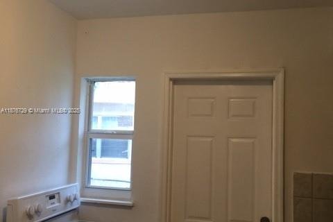 Villa ou maison à louer à Miami, Floride: 2 chambres, 306.48 m2 № 1923618 - photo 11