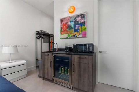 House in Wilton Manors, Florida 4 bedrooms, 205.41 sq.m. № 1942508 - photo 20