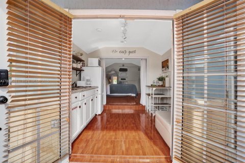 Propiedad comercial en alquiler en Hollywood, Florida, 1 dormitorio, 163.04 m2 № 1930319 - foto 6