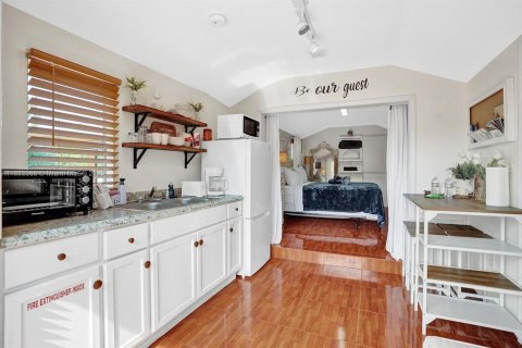 Propiedad comercial en alquiler en Hollywood, Florida, 1 dormitorio, 163.04 m2 № 1930319 - foto 4