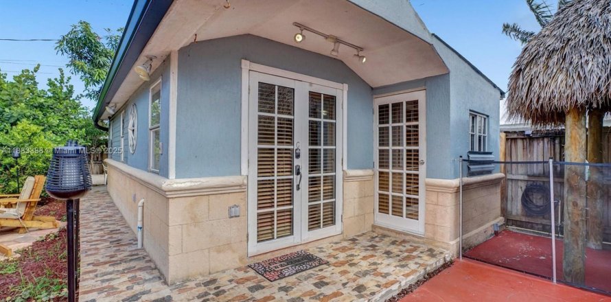 Propiedad comercial en Hollywood, Florida 1 dormitorio, 163.04 m2 № 1930319