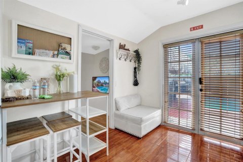 Propiedad comercial en alquiler en Hollywood, Florida, 1 dormitorio, 163.04 m2 № 1930319 - foto 7