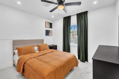 Villa ou maison à louer à Miami, Floride: 4 chambres, 122.91 m2 № 2013579 - photo 27