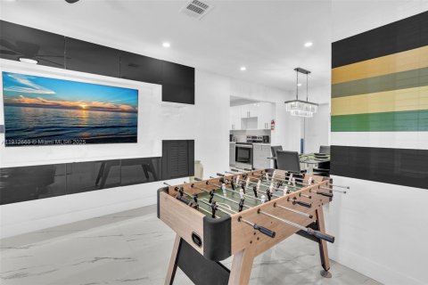 Villa ou maison à louer à Miami, Floride: 4 chambres, 122.91 m2 № 2013579 - photo 7