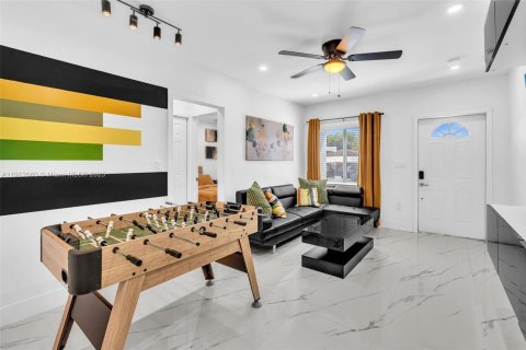 Villa ou maison à louer à Miami, Floride: 4 chambres, 122.91 m2 № 2013579 - photo 26