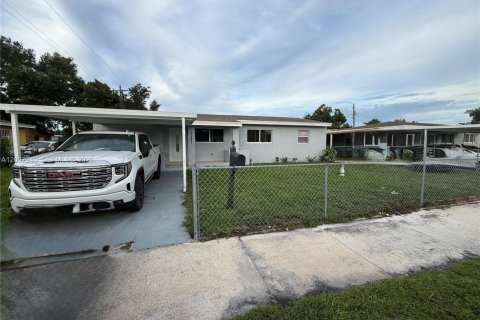 House in Miami Gardens, Florida 3 bedrooms, 114.64 sq.m. № 2087122