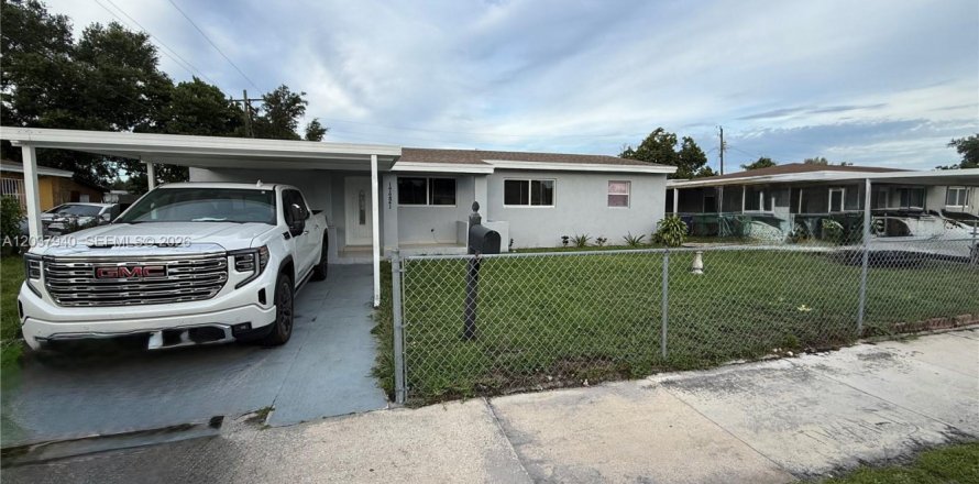 House in Miami Gardens, Florida 3 bedrooms, 114.64 sq.m. № 2087122