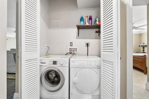 Купить кондоминиум в Бока-Ратон, Флорида 7 комнат, 126.35м2, № 2249736 - фото 18