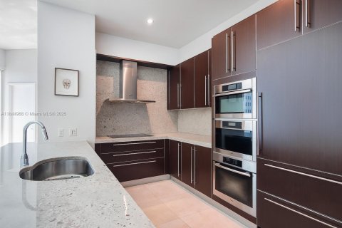 Condominio en venta en Miami, Florida, 2 dormitorios, 123.19 m2 № 2016548 - foto 6