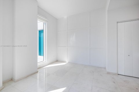 Condominio en venta en Miami, Florida, 2 dormitorios, 123.19 m2 № 2016548 - foto 12