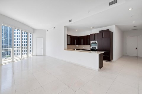 Condominio en venta en Miami, Florida, 2 dormitorios, 123.19 m2 № 2016548 - foto 2