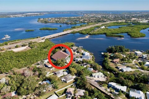 House in Bradenton, Florida 3 bedrooms, 180.6 sq.m. № 1866517 - photo 4