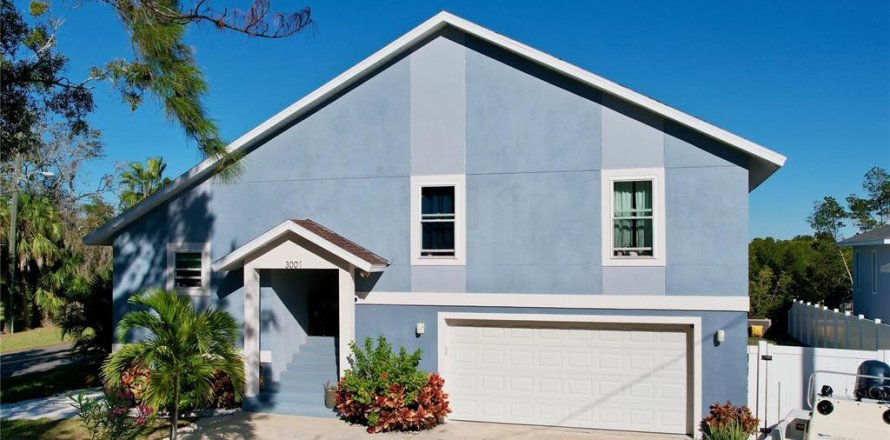 House in Bradenton, Florida 3 bedrooms, 180.6 sq.m. № 1866517