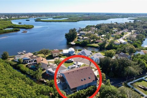 House in Bradenton, Florida 3 bedrooms, 180.6 sq.m. № 1866517 - photo 3