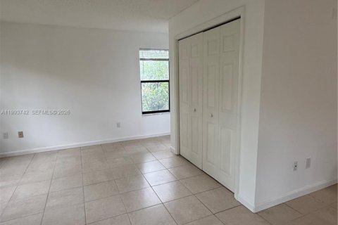 Condo in Pompano Beach, Florida, 1 bedroom  № 2055476 - photo 11