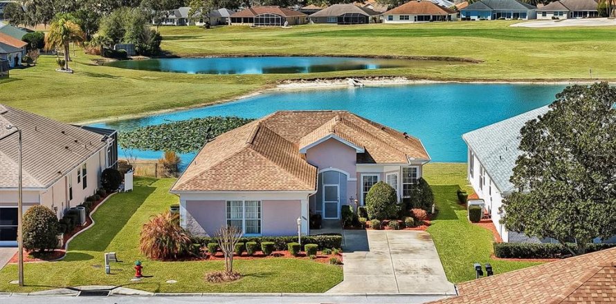 Casa en Summerfield, Florida 3 dormitorios, 137.68 m2 № 2151725