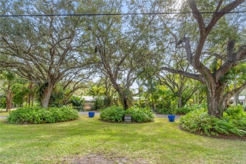 Villa ou maison à louer à Pinecrest, Floride: 4 chambres, 287.63 m2 № 1920607 - photo 4