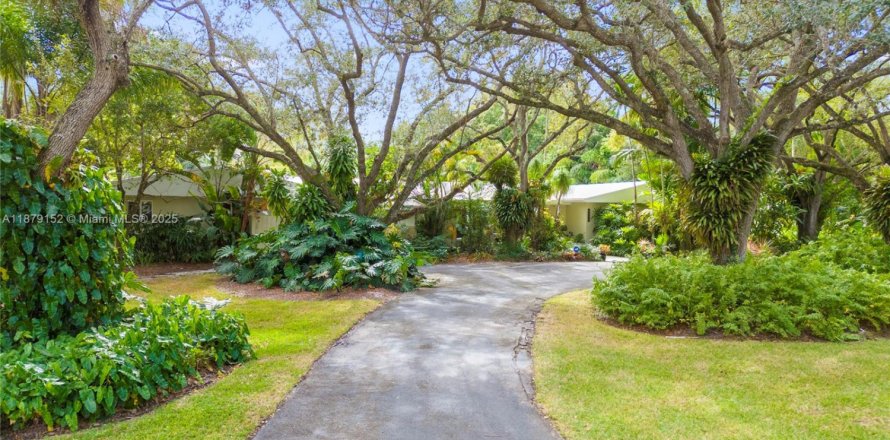 Villa ou maison à Pinecrest, Floride 4 chambres, 287.63 m2 № 1920607