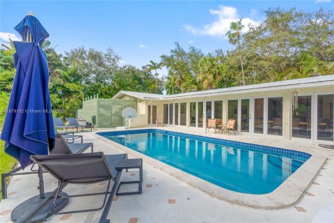 Villa ou maison à louer à Pinecrest, Floride: 4 chambres, 287.63 m2 № 1920607 - photo 5