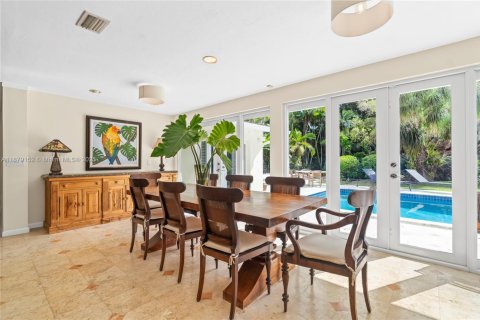 Villa ou maison à louer à Pinecrest, Floride: 4 chambres, 287.63 m2 № 1920607 - photo 23