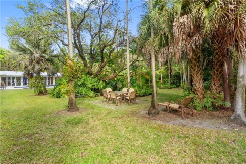 Villa ou maison à louer à Pinecrest, Floride: 4 chambres, 287.63 m2 № 1920607 - photo 13