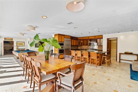 Villa ou maison à louer à Pinecrest, Floride: 4 chambres, 287.63 m2 № 1920607 - photo 25