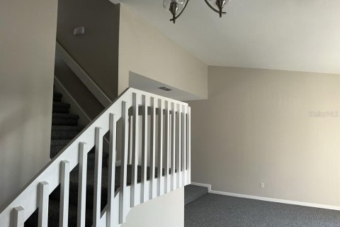 House in Lutz, Florida 4 bedrooms, 174.75 sq.m. № 2208567 - photo 8