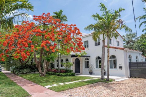 Villa ou maison à vendre à Miami Beach, Floride: 4 chambres, 264.4 m2 № 1962142 - photo 3