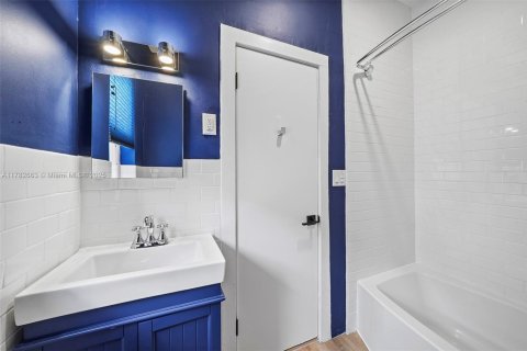 Villa ou maison à vendre à Miami Beach, Floride: 4 chambres, 264.4 m2 № 1962142 - photo 28