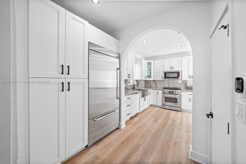 Villa ou maison à vendre à Miami Beach, Floride: 4 chambres, 264.4 m2 № 1962142 - photo 18