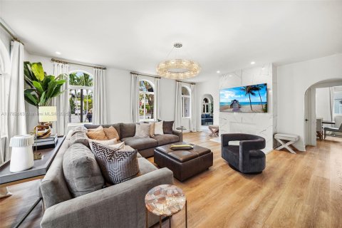 Villa ou maison à vendre à Miami Beach, Floride: 4 chambres, 264.4 m2 № 1962142 - photo 16