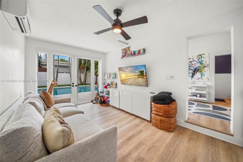 Villa ou maison à vendre à Miami Beach, Floride: 4 chambres, 264.4 m2 № 1962142 - photo 25