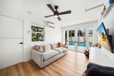 Villa ou maison à vendre à Miami Beach, Floride: 4 chambres, 264.4 m2 № 1962142 - photo 24