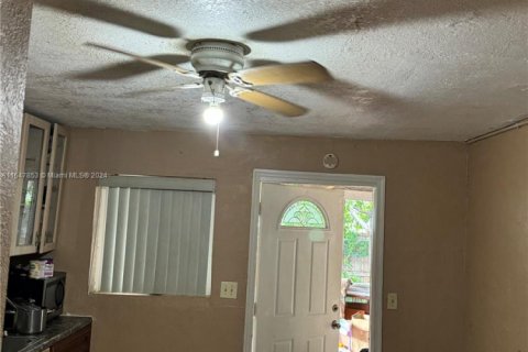 Casa en venta en Oakland Park, Florida, 3 dormitorios, 166.85 m2 № 1863032 - foto 12