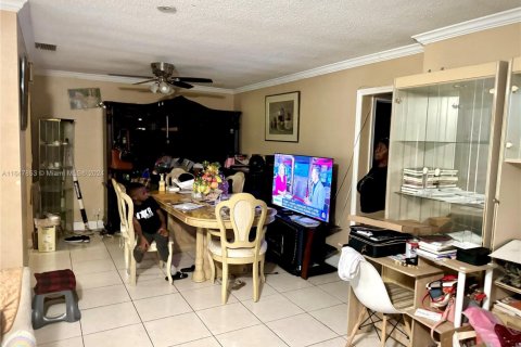 Casa en venta en Oakland Park, Florida, 3 dormitorios, 166.85 m2 № 1863032 - foto 6