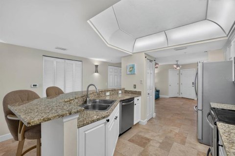 Copropriété à vendre à Daytona Beach Shores, Floride: 3 chambres, 198.81 m2 № 2420537 - photo 13