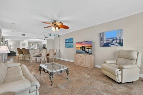 Copropriété à vendre à Daytona Beach Shores, Floride: 3 chambres, 198.81 m2 № 2420537 - photo 10