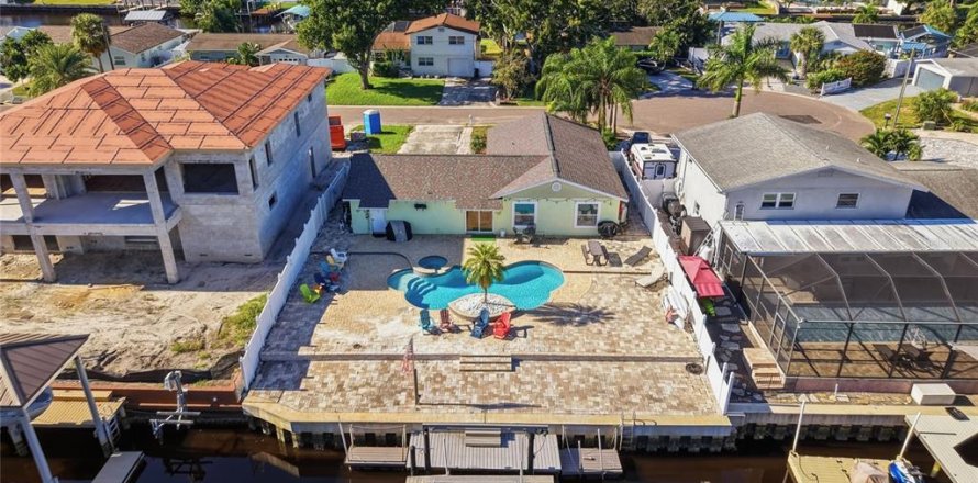 Villa ou maison à Tampa, Floride 3 chambres, 126.16 m2 № 2434529